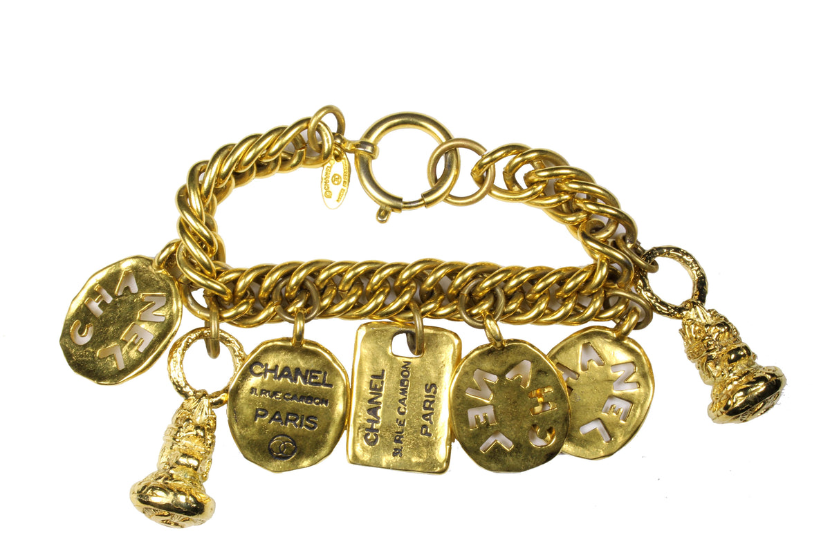 CHANEL Logo charms bracelet – Vintage Carwen