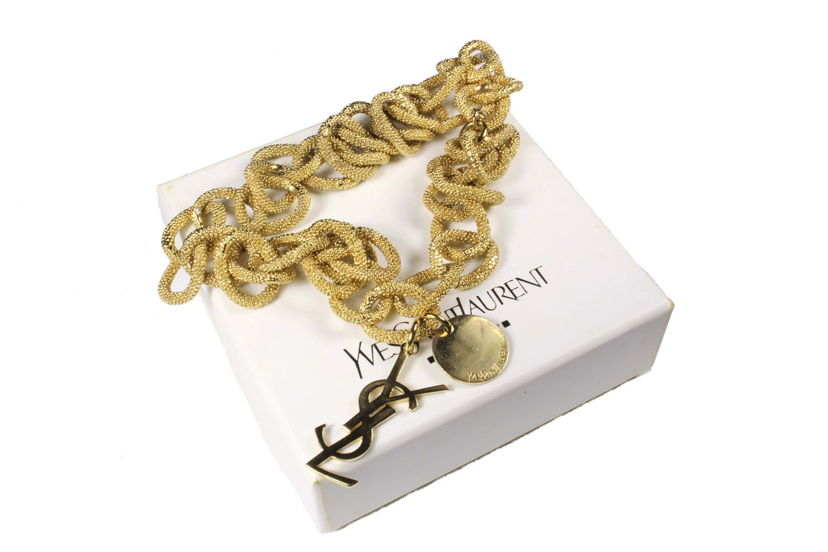 【送料&関税込】Saint Laurent Logo Detailed Chainlink Neckla Saint Laurent Logo Detailed Chainlink Necklace | italist