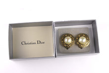 CHRISTIAN DIOR circular pearl logo earrings
