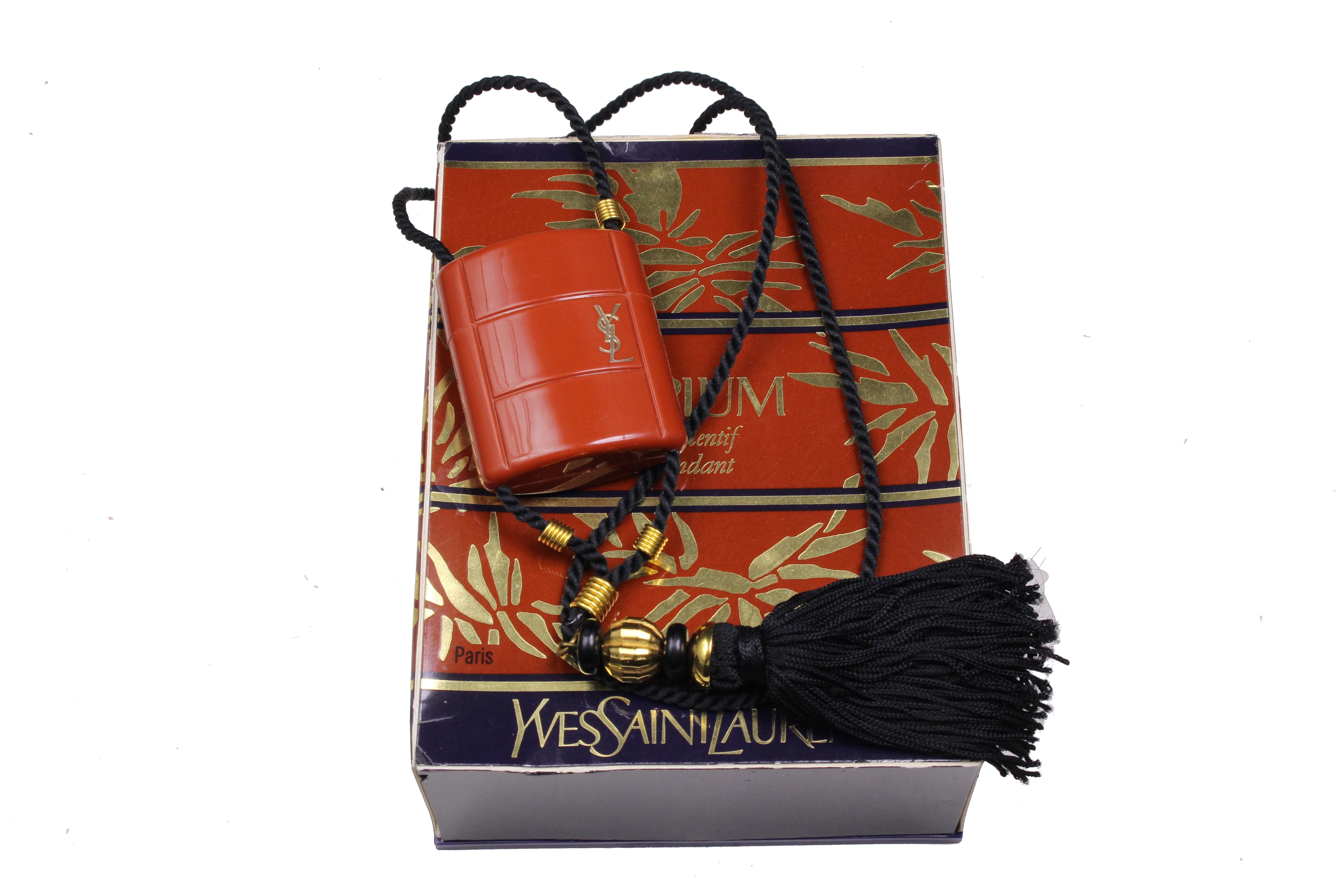 YVES SAINT LAURENT Opium perfume pendant – Vintage Carwen