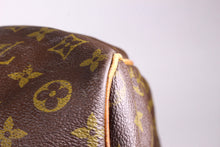 LOUIS VUITTON Keepall 60 monogram canvas travel bag