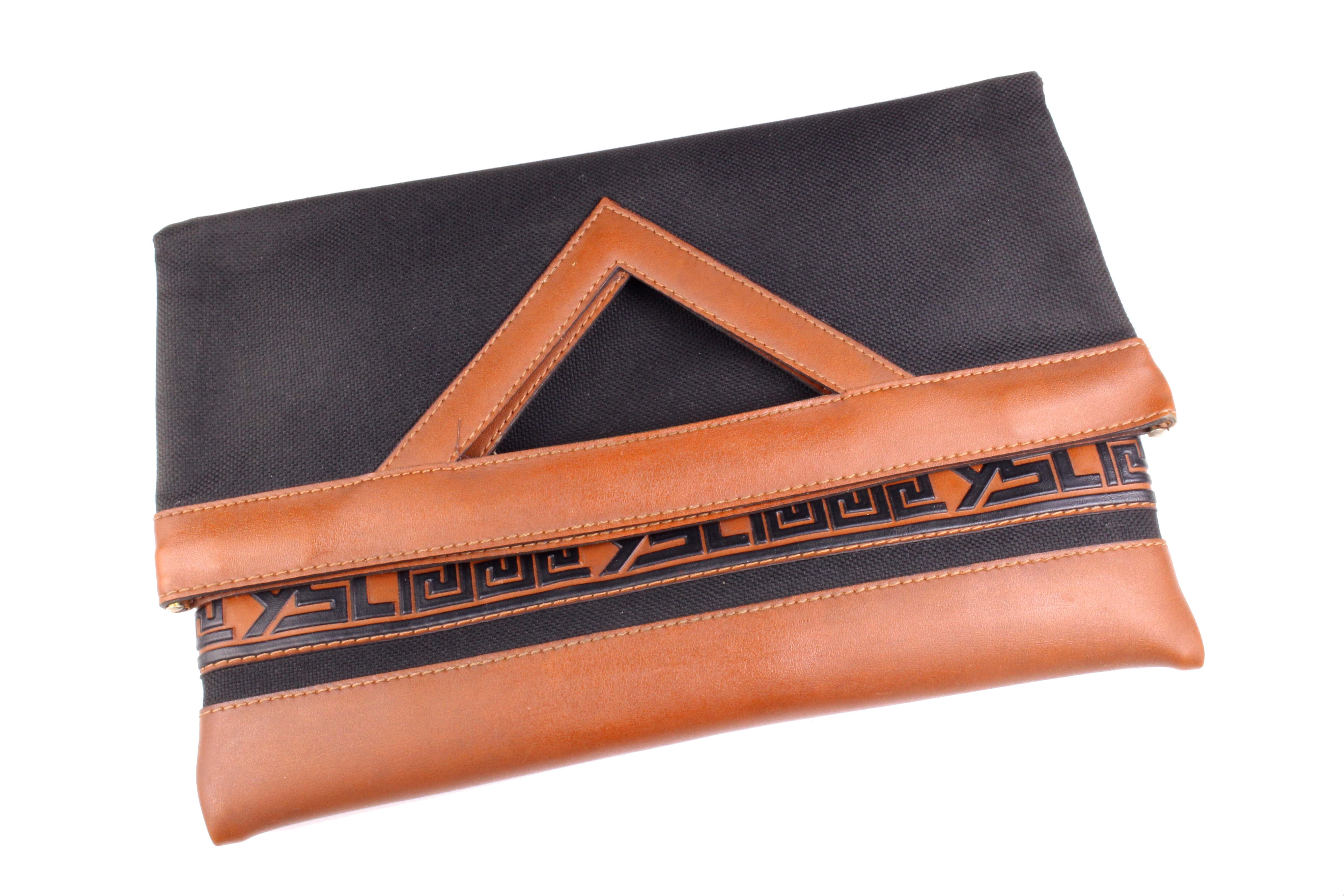 Vintage ysl clutch hotsell
