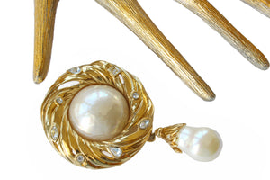 YVES SAINT LAURENT large dangling pearl brooch pendant