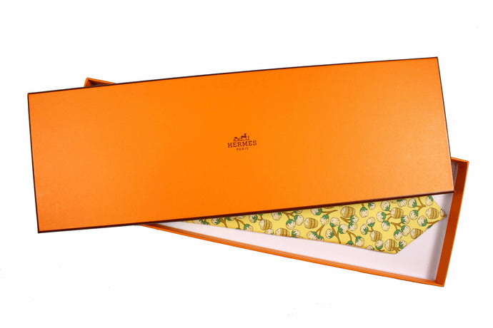HERMÈS cotton plant yellow silk tie